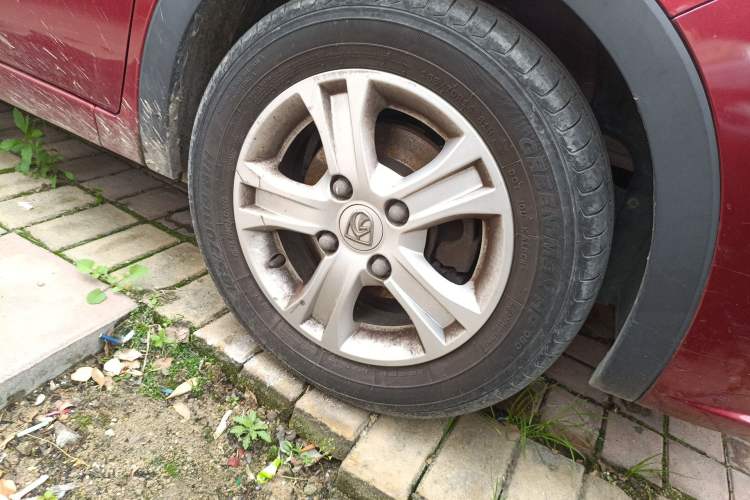 Used Baojun 310 2016 1.2L Manual Fashionable Edition Right Front Wheel Hub