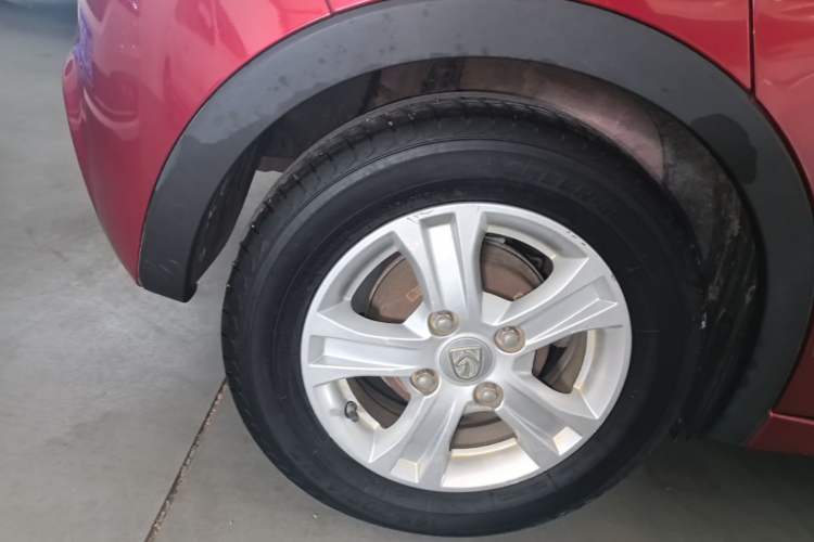 Used Baojun 310 2016 1.2L Manual Luxury Model Right Rear Wheel Hub