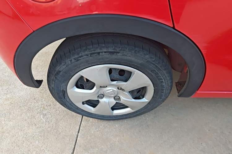 Used Baojun 310 2016 1.2L manual Comfort trim level Right Rear Wheel Hub
