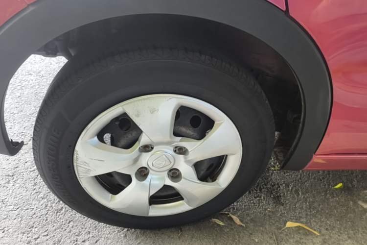 Used Baojun 310 2016 1.2L manual Comfort trim level Right Rear Wheel Hub