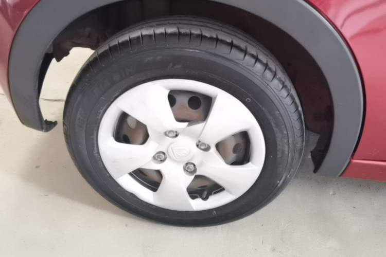Used Baojun 310 2016 1.2L manual Comfort trim level Right Rear Wheel Hub