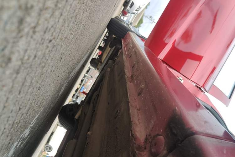 Used Baojun 310 2016 1.2L manual Comfort trim level Right Side Sill