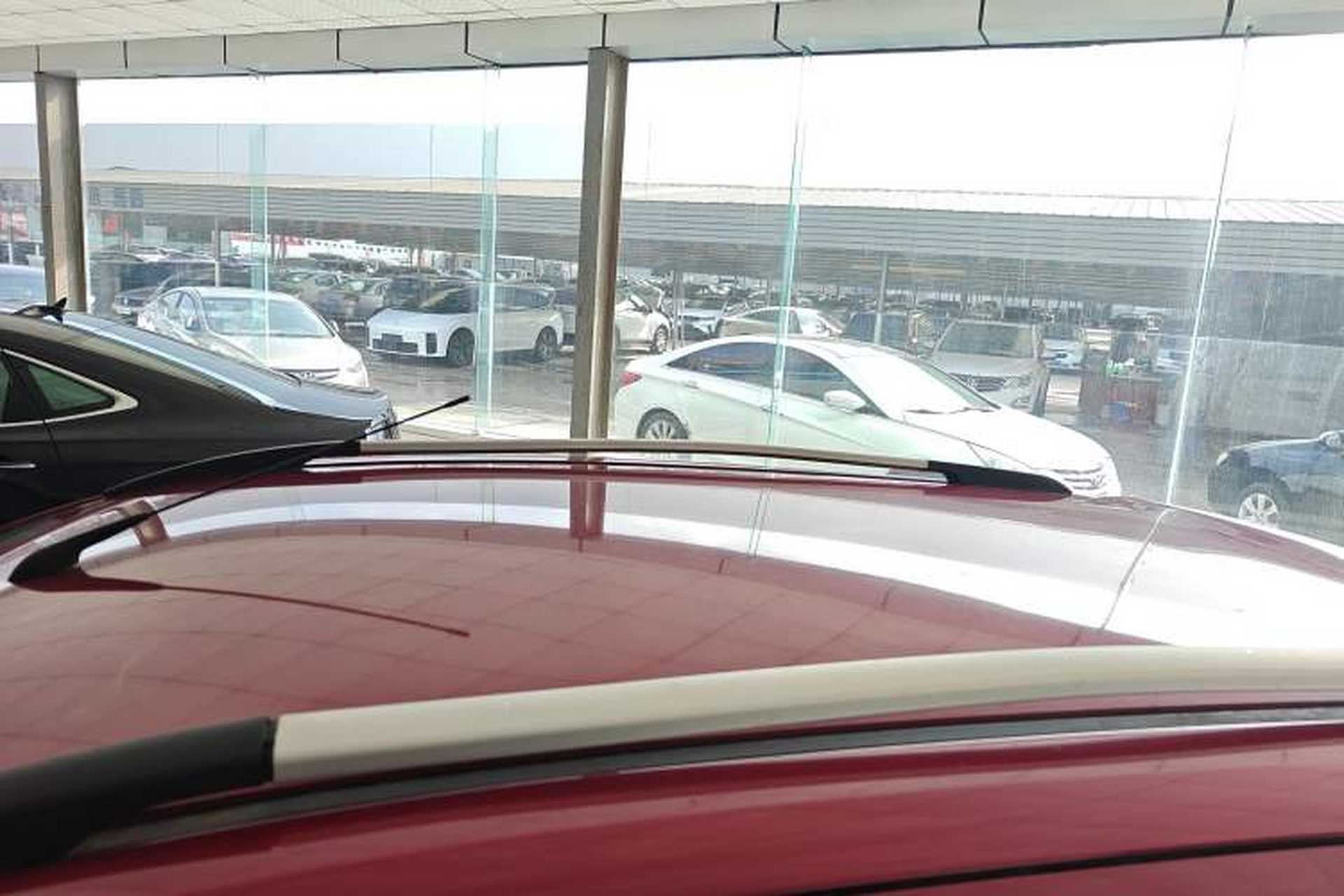 Used Baojun 310 2016 1.2L manual Comfort trim level Roof