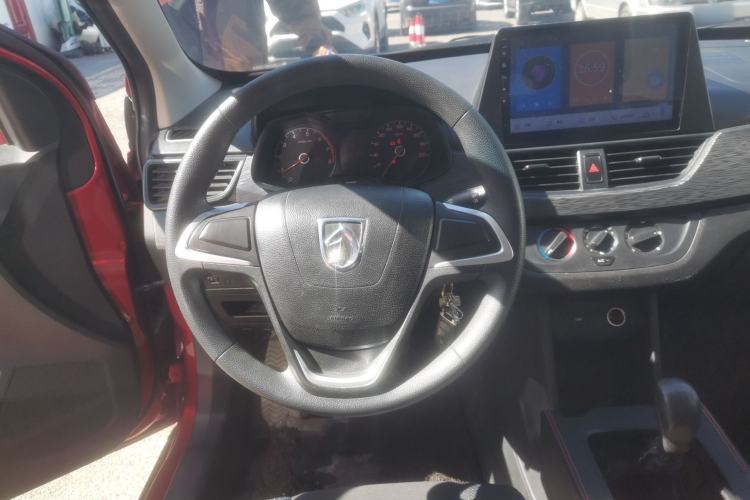 Used Baojun 310 2016 1.2L manual Comfort trim level Steering Wheel