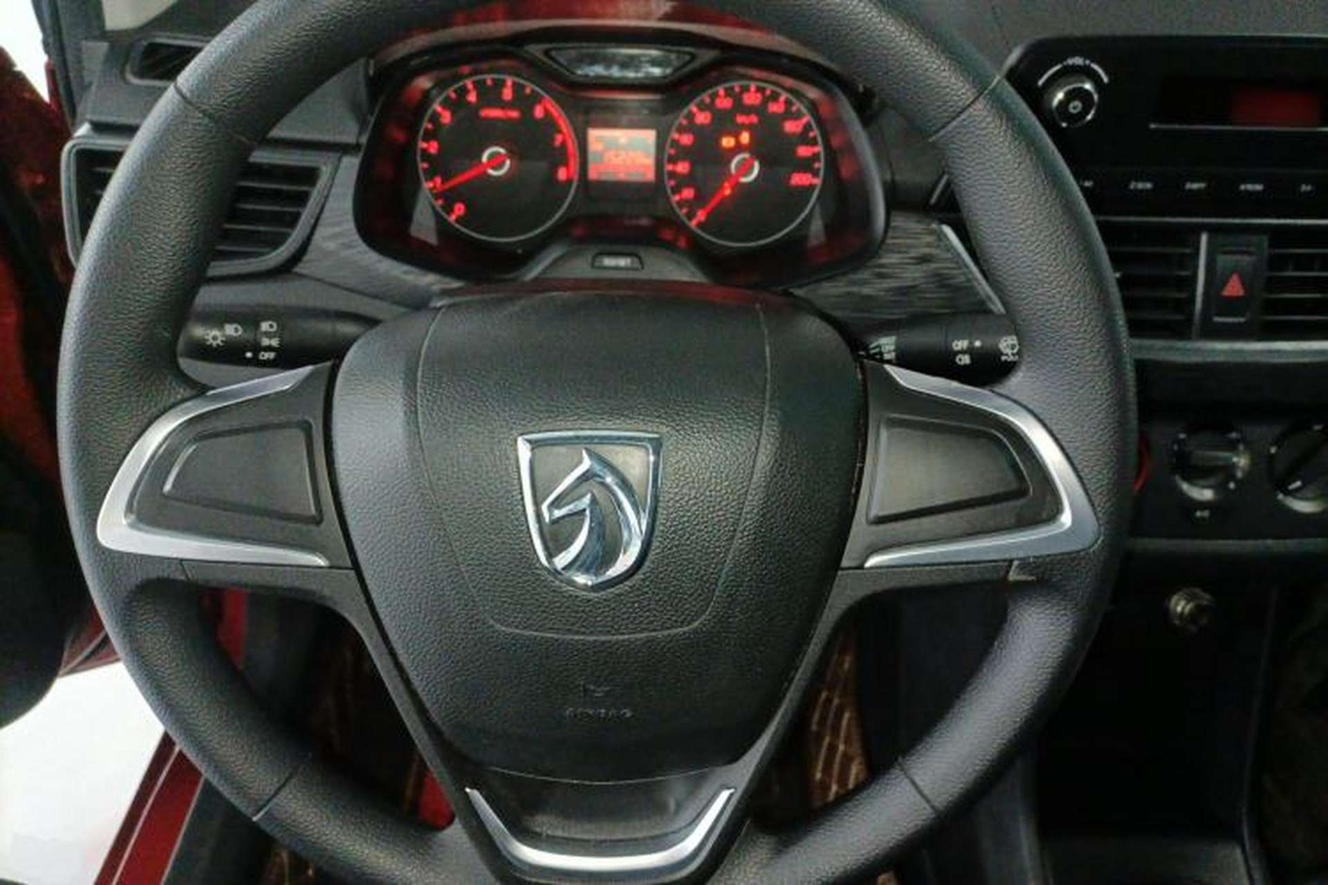 Used Baojun 310 2016 1.2L manual Comfort trim level Steering Wheel