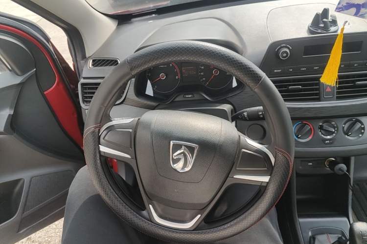 Used Baojun 310 2016 1.2L manual Comfort trim level Steering Wheel