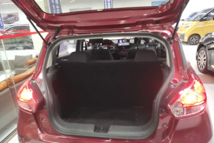 Used Baojun 310 2016 1.2L manual Comfort trim level Trunk