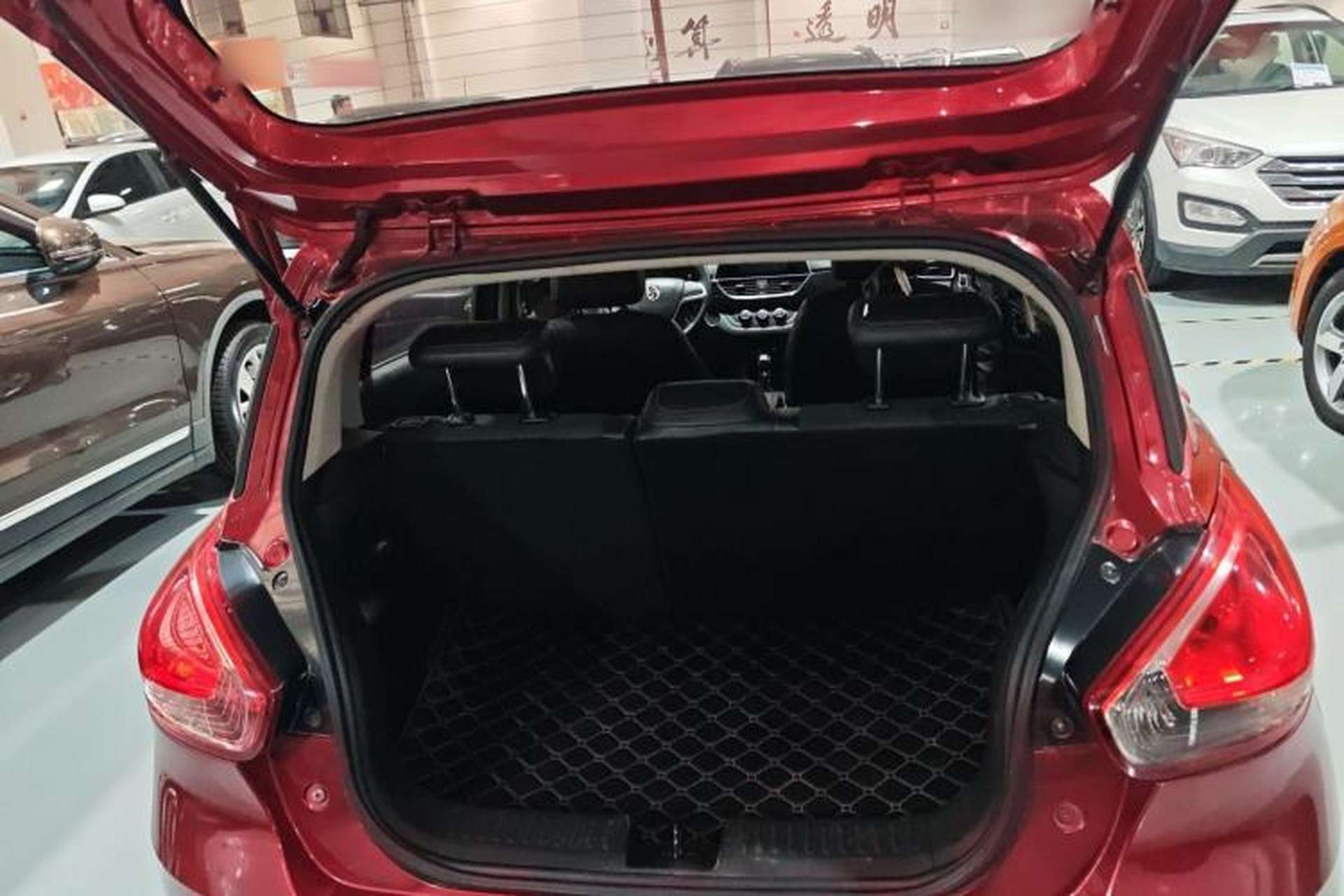 Used Baojun 310 2016 1.2L Manual Fashionable Edition Trunk