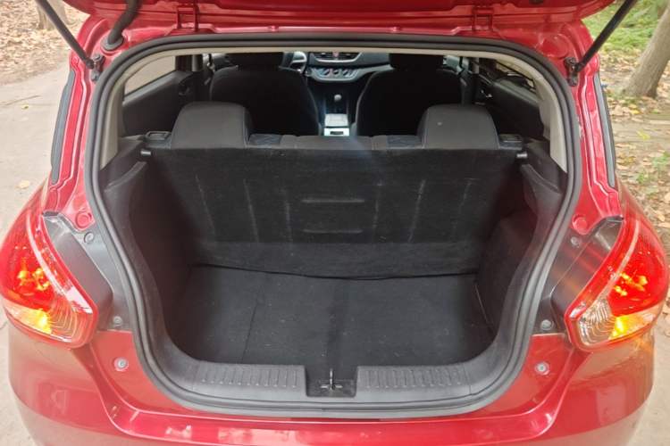 Used Baojun 310 2016 1.2L manual Comfort trim level Trunk