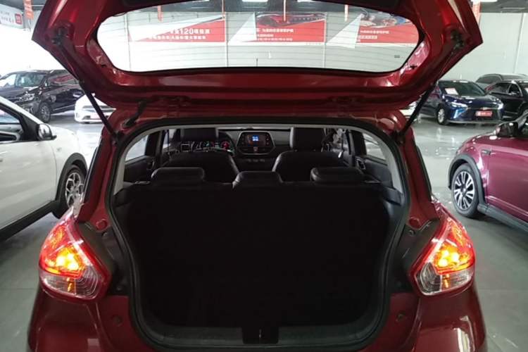 Used Baojun 310 2016 1.2L Manual Fashionable Edition Trunk