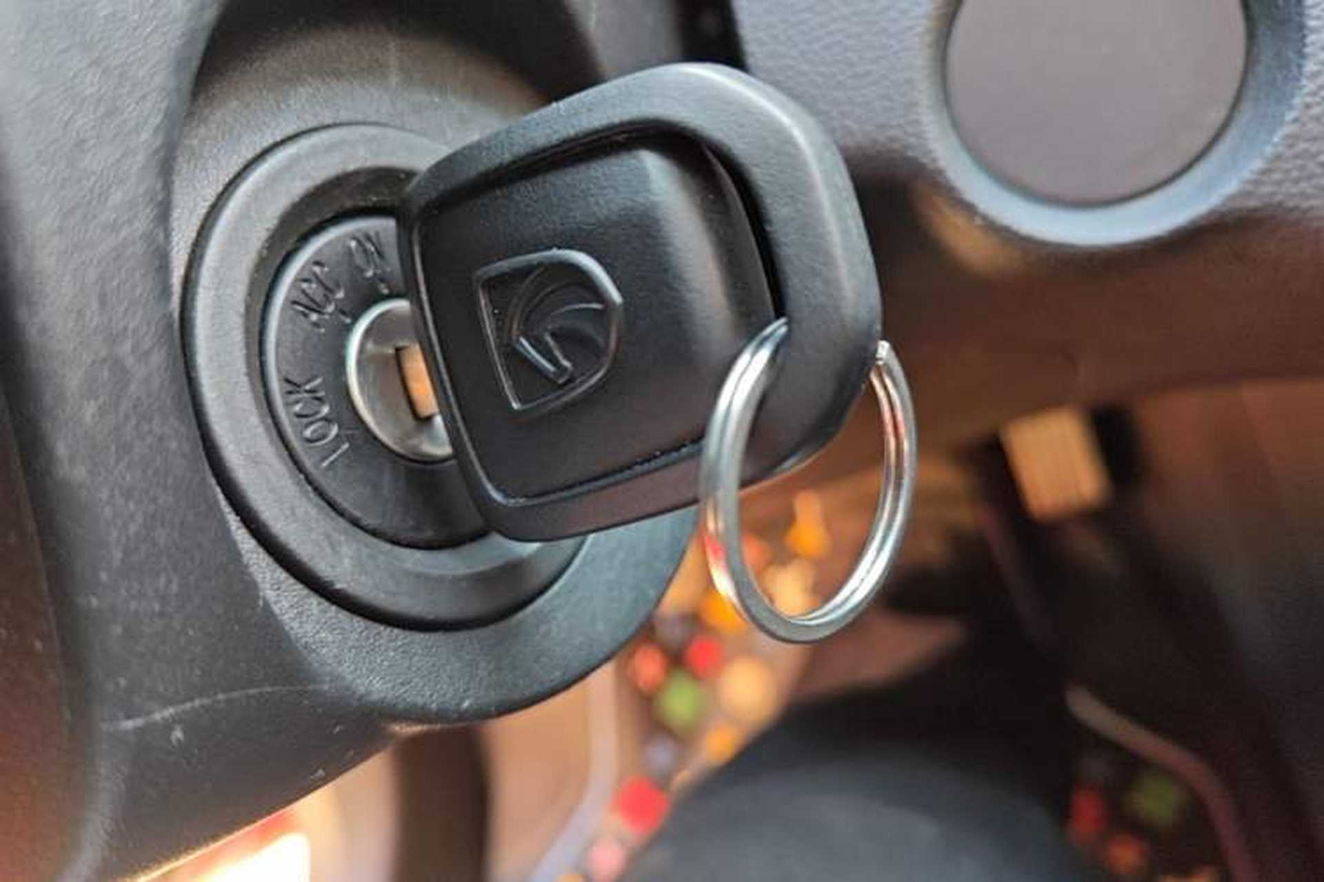 Used Baojun 310 2016 1.2L manual Comfort trim level Vehicle Key