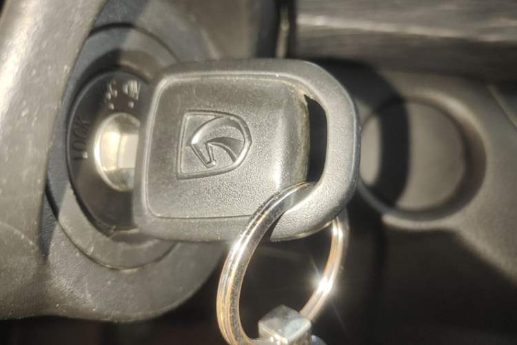 Used Baojun 310 2016 1.2L manual Comfort trim level Vehicle Key