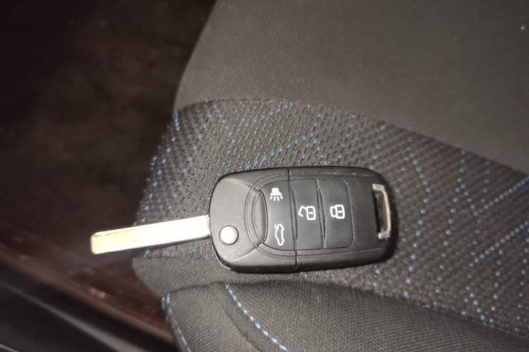 Used Baojun 310 2016 1.2L manual Comfort trim level Vehicle Key
