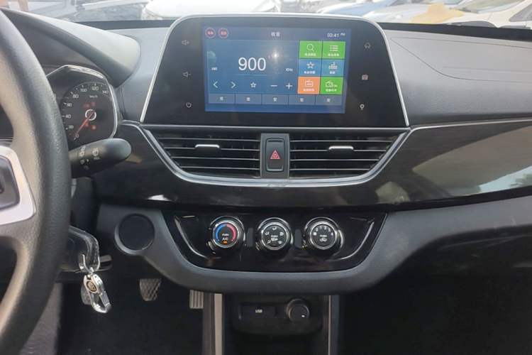 Used Baojun 310 2016 1.2L Manual Luxury Model Audio And AC Panel