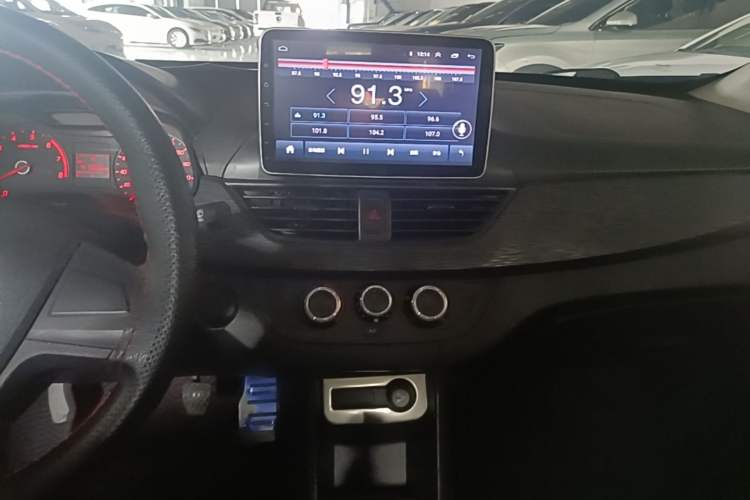 Used Baojun 310 2016 1.2L Manual Value Edition Audio And AC Panel
