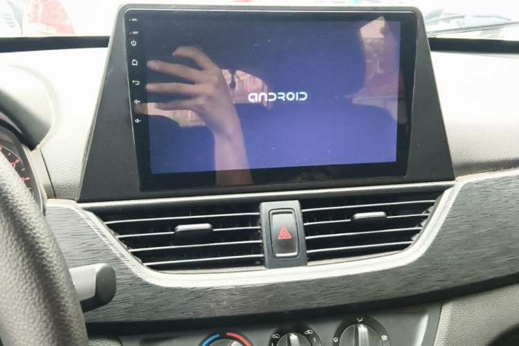 Used Baojun 310 2016 1.2L Manual Value Edition Audio And AC Panel