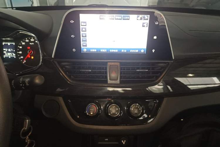 Used Baojun 310 2016 1.2L Manual Luxury Model Audio And AC Panel