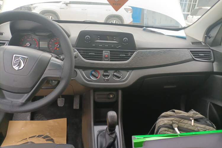 Used Baojun 310 2016 1.2L Manual Value Edition Audio And AC Panel