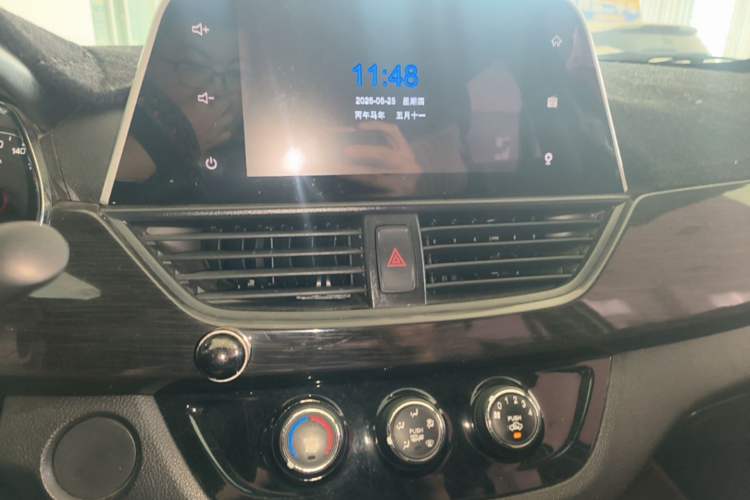 Used Baojun 310 2016 1.2L Manual Luxury Model Audio And AC Panel