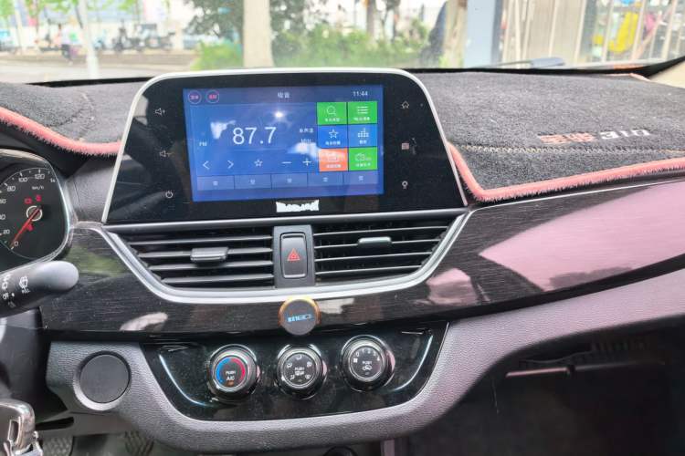 Used Baojun 310 2016 1.2L Manual Luxury Model Audio And AC Panel