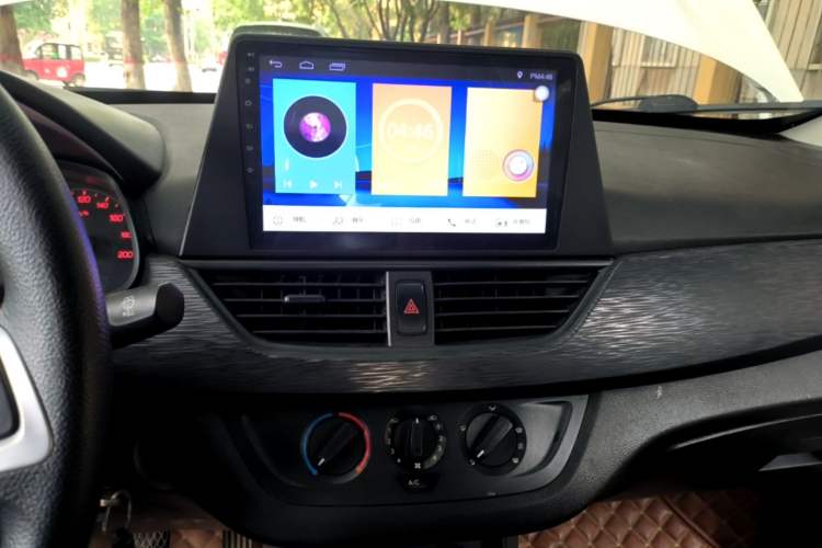 Used Baojun 310 2016 1.2L manual Comfort trim level Audio And AC Panel