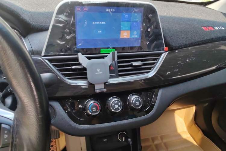 Used Baojun 310 2016 1.2L Manual Luxury Model Audio And AC Panel