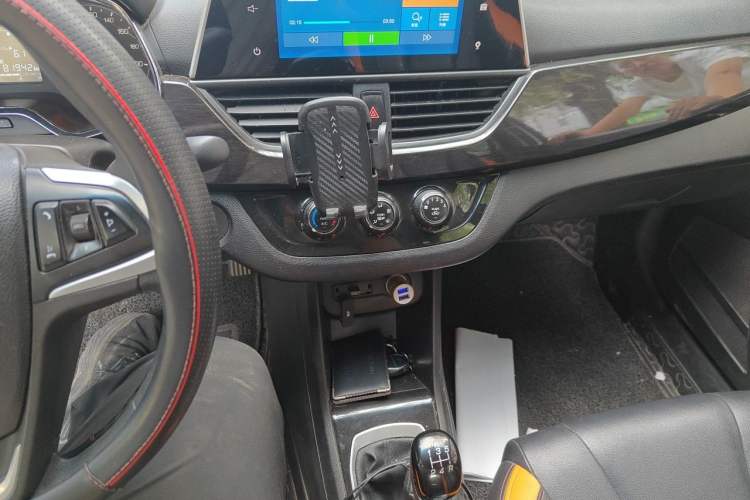 Used Baojun 310 2016 1.2L Manual Luxury Model Audio And AC Panel