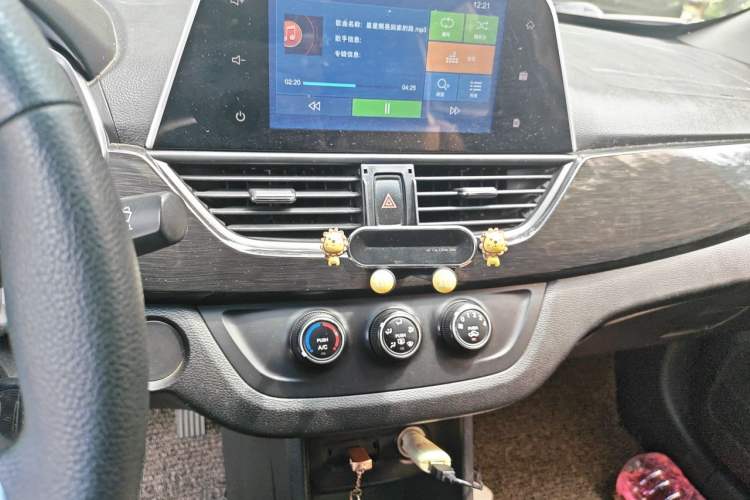 Used Baojun 310 2016 1.2L Manual Fashionable Edition Audio And AC Panel