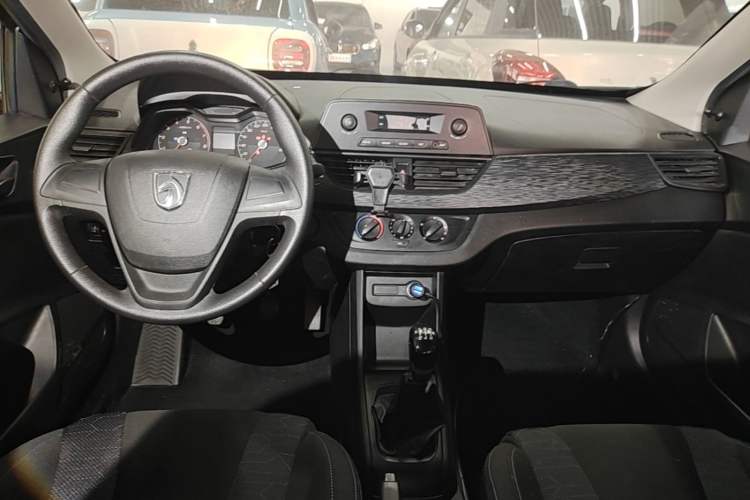 Used Baojun 310 2016 1.2L Manual Value Edition Audio And AC Panel