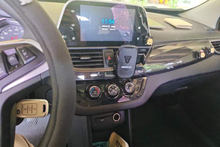 Used Baojun 310 2016 1.2L Manual Luxury Model Audio And AC Panel