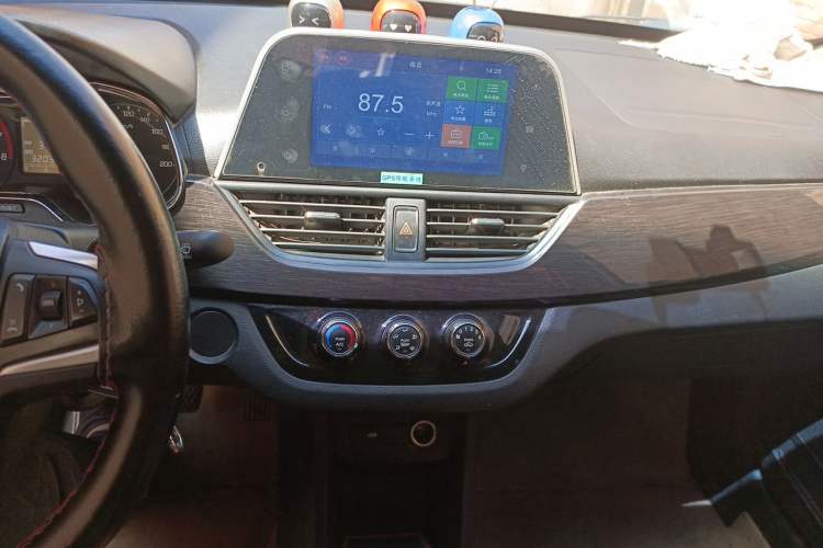 Used Baojun 310 2016 1.2L Manual Luxury Model Audio And AC Panel