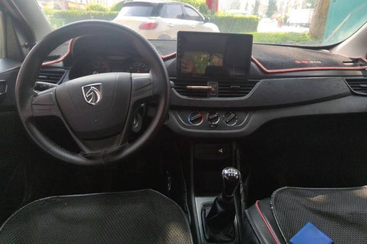 Used Baojun 310 2016 1.2L Manual Value Edition Center Console
