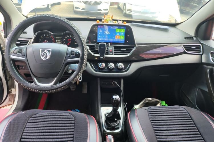 Used Baojun 310 2016 1.2L Manual Luxury Model Center Console