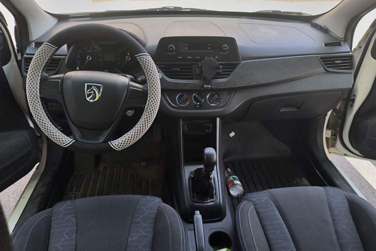 Used Baojun 310 2016 1.2L Manual Value Edition Center Console