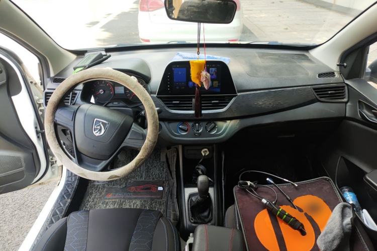 Used Baojun 310 2016 1.2L Manual Value Edition Center Console