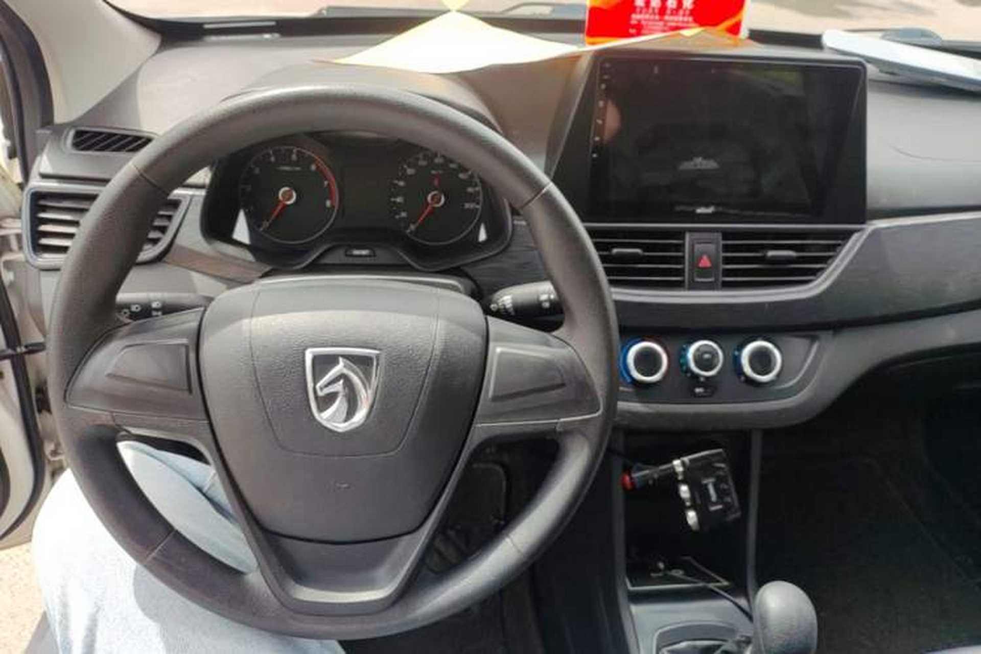Used Baojun 310 2016 1.2L Manual Value Edition Center Console