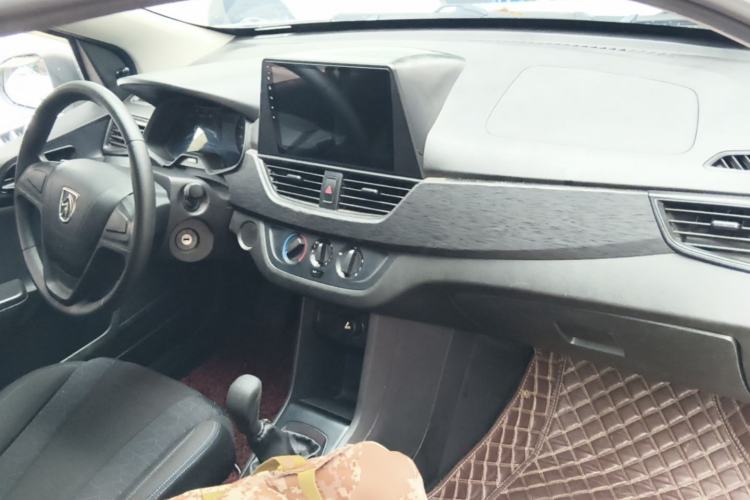 Used Baojun 310 2016 1.2L Manual Value Edition Center Console