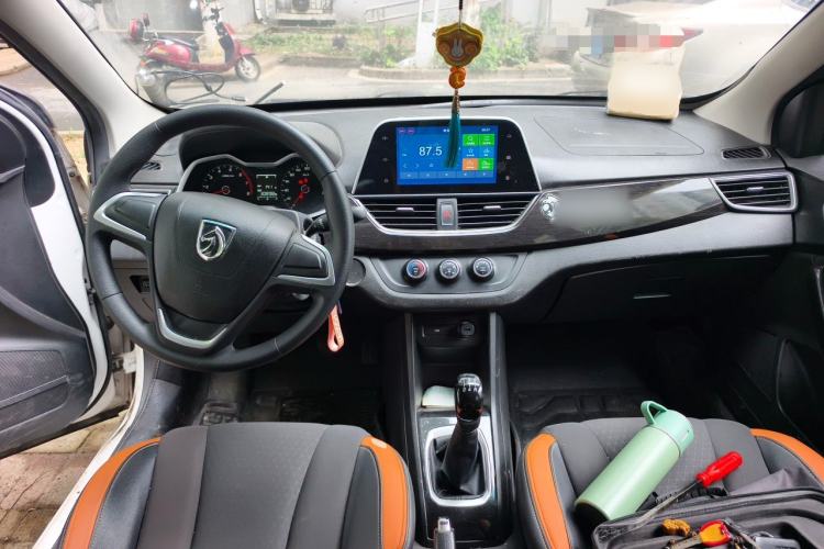 Used Baojun 310 2016 1.2L Manual Fashionable Edition Center Console