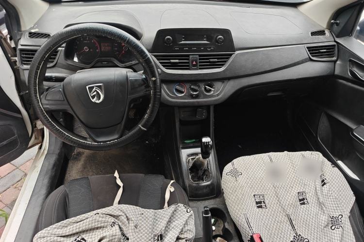 Used Baojun 310 2016 1.2L Manual Value Edition Center Console