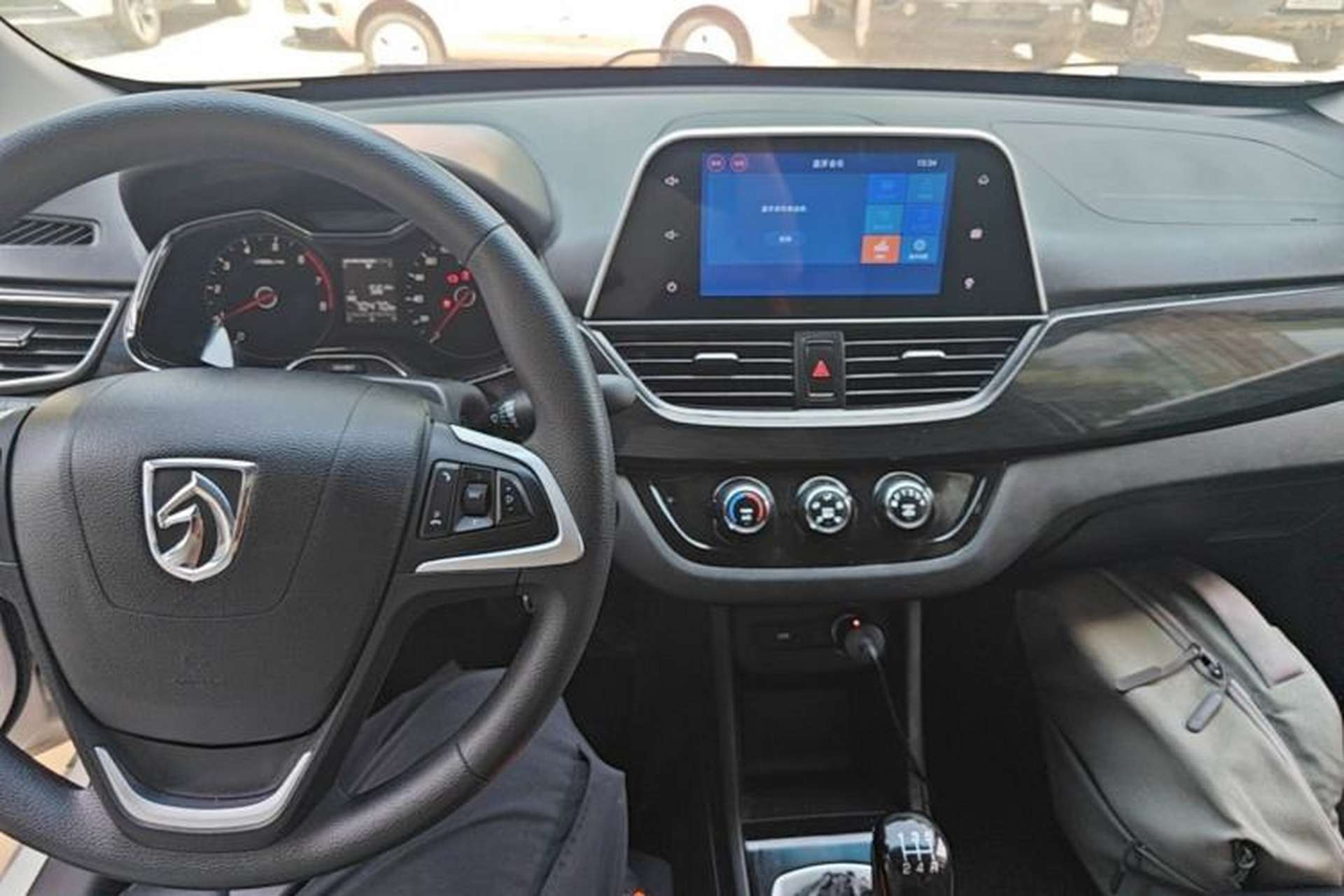 Used Baojun 310 2016 1.2L Manual Luxury Model Center Console