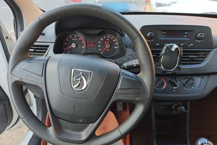 Used Baojun 310 2016 1.2L Manual Value Edition Center Console