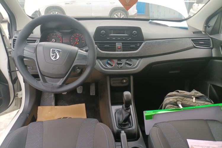 Used Baojun 310 2016 1.2L Manual Value Edition Center Console