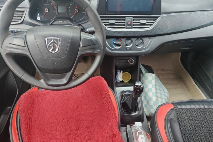 Used Baojun 310 2016 1.2L Manual Value Edition Center Console