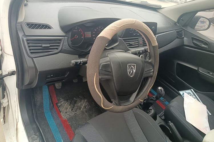 Used Baojun 310 2016 1.2L Manual Value Edition Center Console