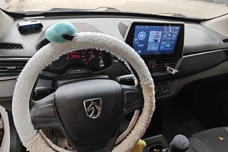 Used Baojun 310 2016 1.2L Manual Value Edition Center Console