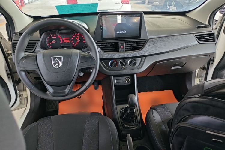 Used Baojun 310 2016 1.2L Manual Value Edition Center Console