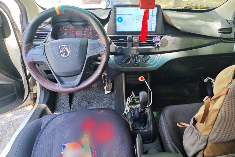 Used Baojun 310 2016 1.2L Manual Value Edition Center Console