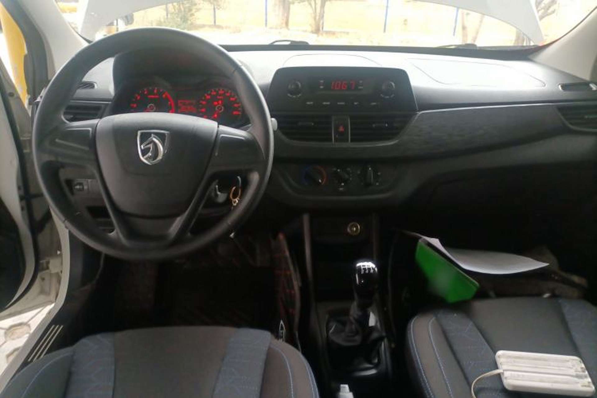 Used Baojun 310 2016 1.2L Manual Value Edition Center Console