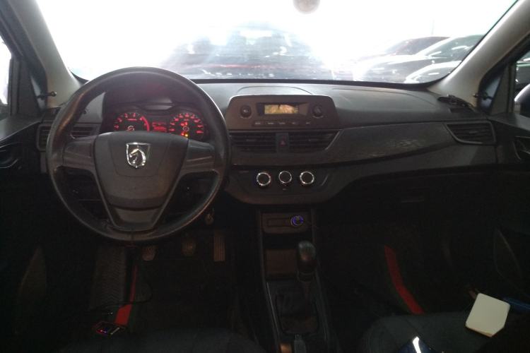 Used Baojun 310 2016 1.2L Manual Value Edition Center Console