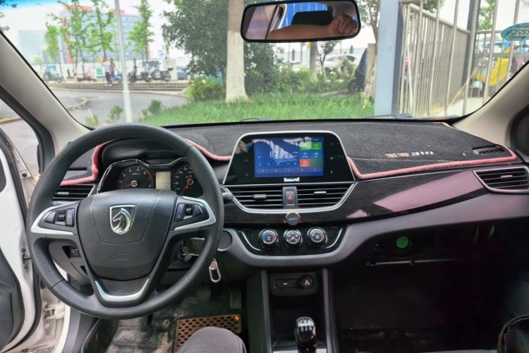 Used Baojun 310 2016 1.2L Manual Luxury Model Center Console
